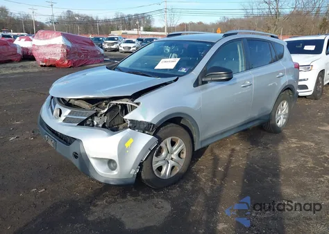 2015 Toyota Rav4 Le z USA, uszkodzony, nr VIN JTMBFREV6FD155427